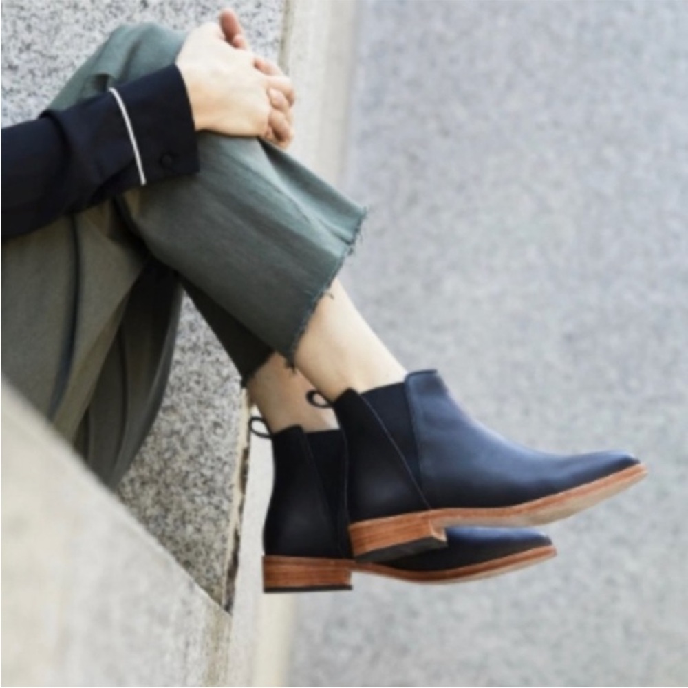 Nisolo Chelsea Leather Ankle Booties